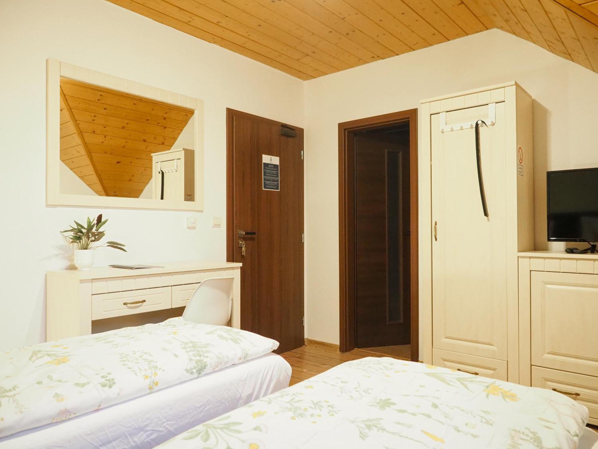 Ubytovanie&Restauracia Bodliak Žiar Extérieur photo